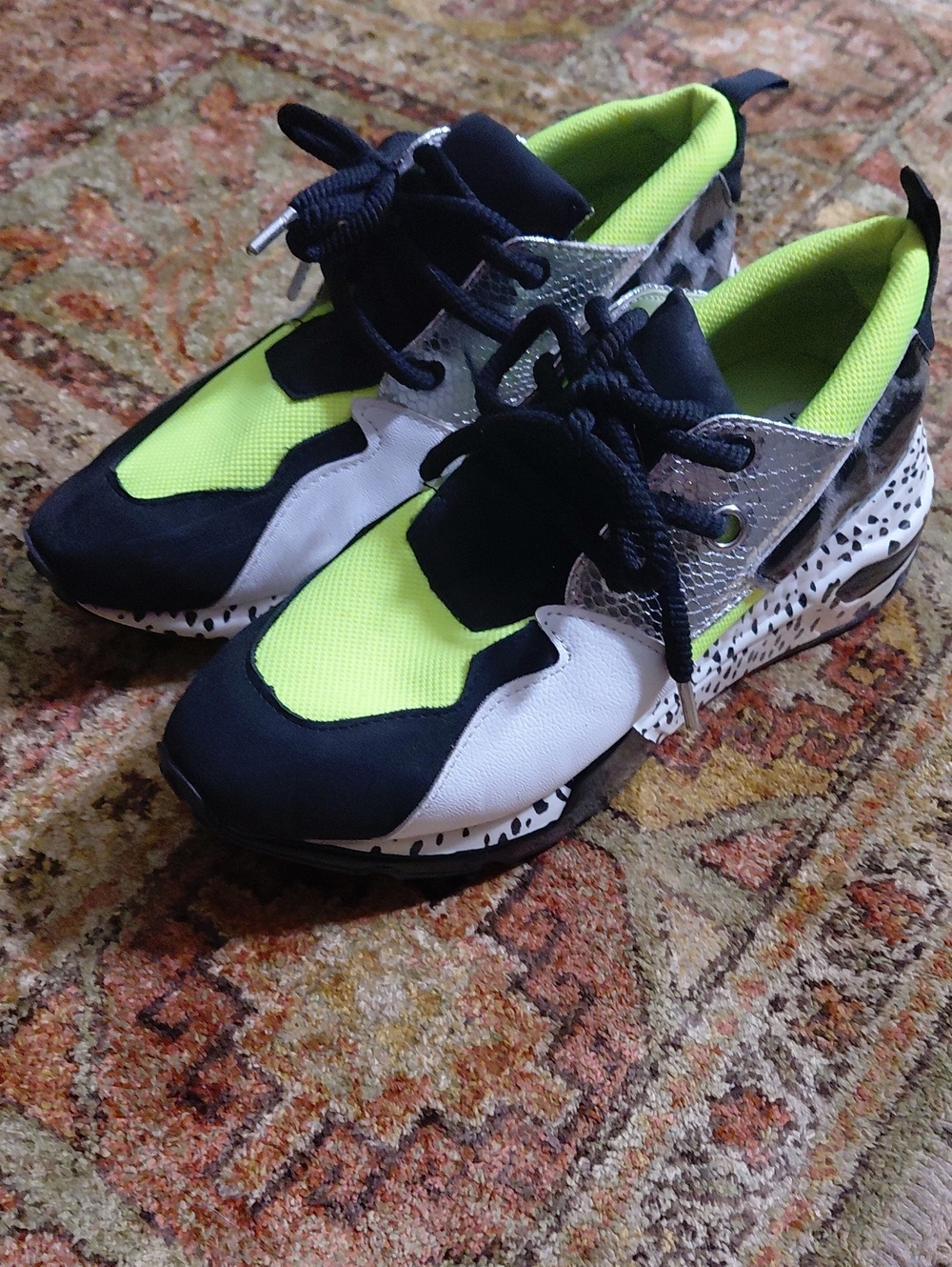 Steve Madden Neon Green Black White Athletic Sneakers